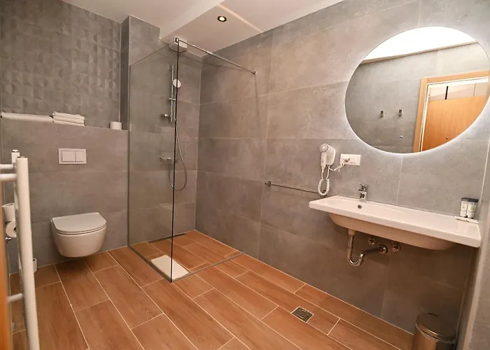 D343 Vucko Privat Hotel 4*